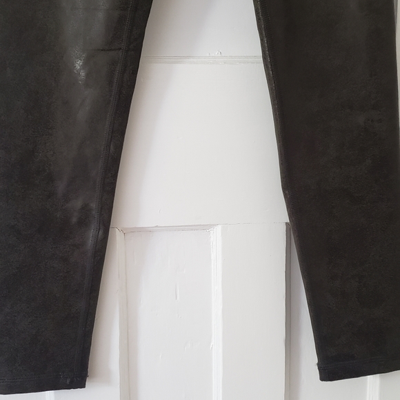 Aerie Offline The Hugger High Waisted Crackle Legging Olive/Army Green Sz M NWT - Picture 5 of 13